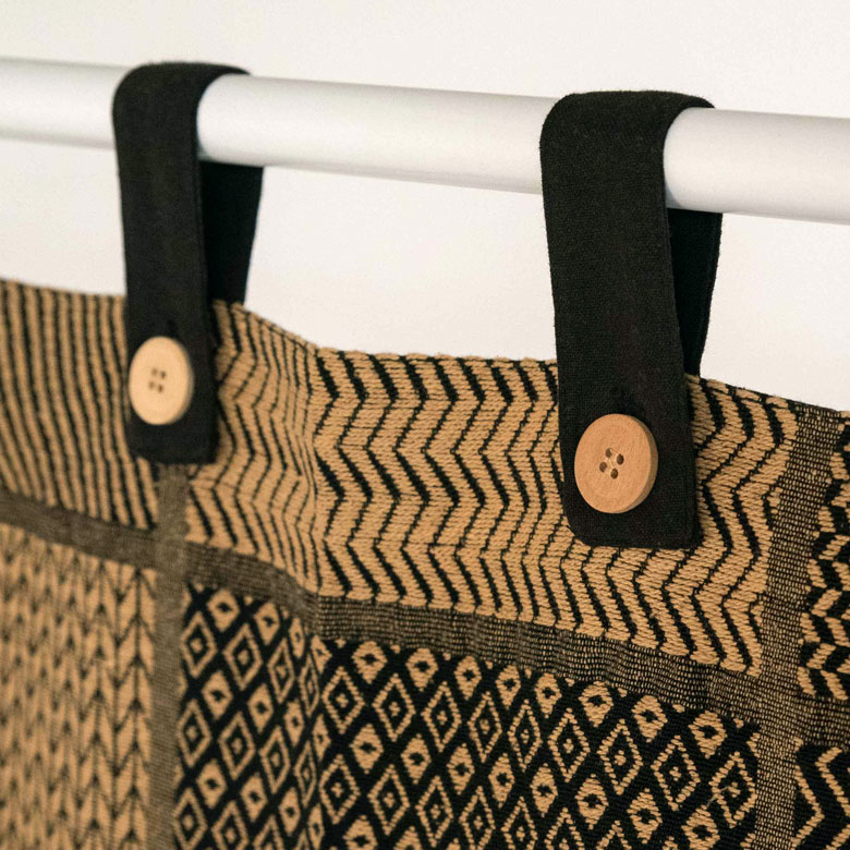 ボタンで簡単に取り付けが可能です