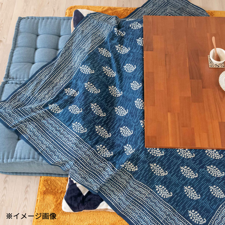 濃いブルーは和室にもよく合います