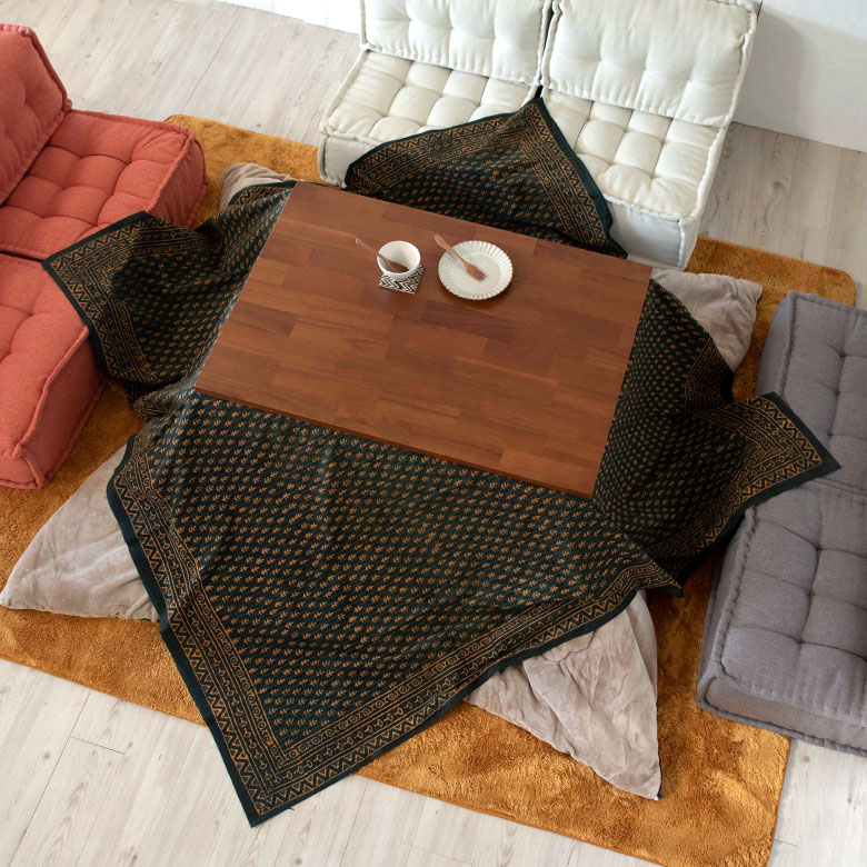 200cm×200cmの正方形です