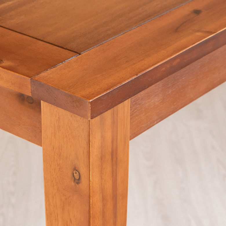 素材の質感が引き立つオイル仕上げ