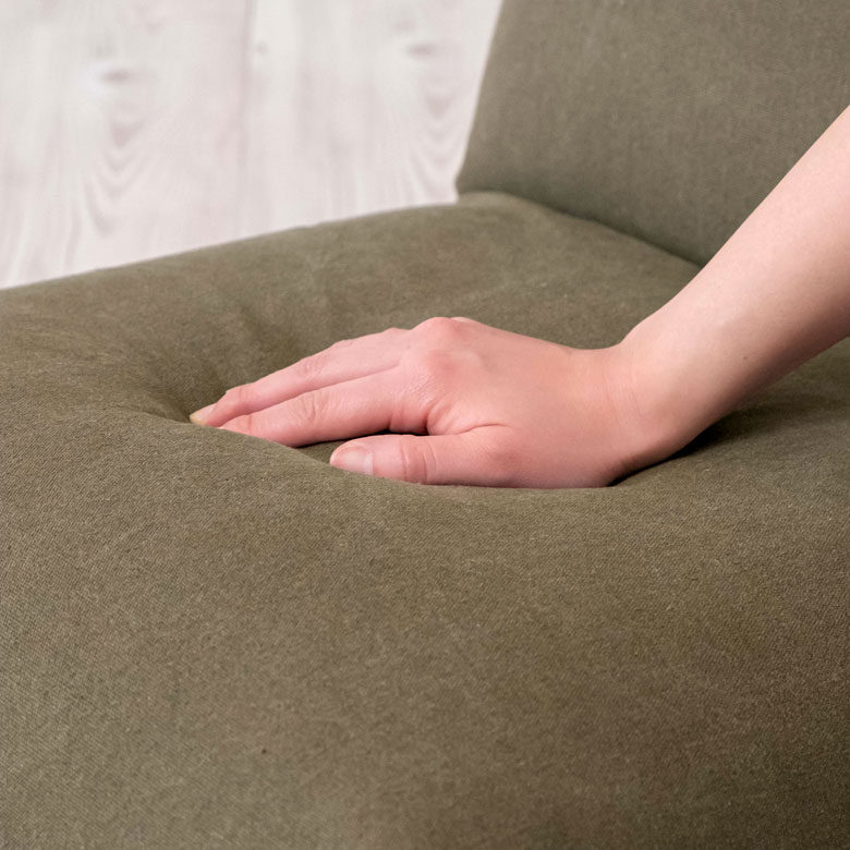 厚めのクッションで座り心地◎