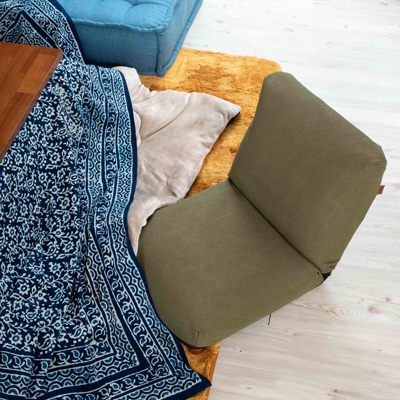 こたつと組み合わせて、リビングをリラックス空間に