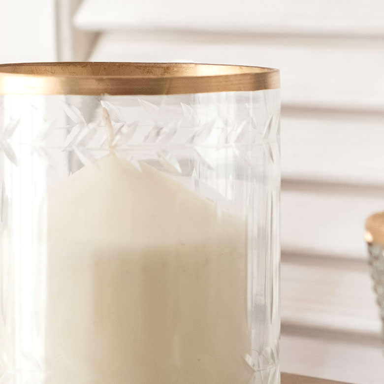 ゴールドの縁がおしゃれ