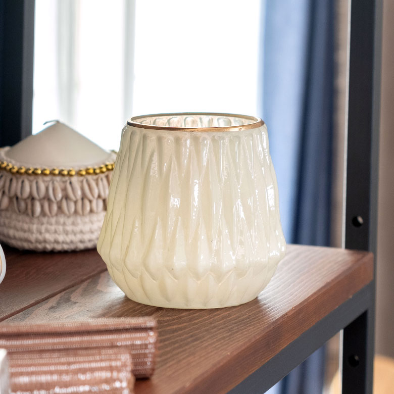 ノスタルジックな雰囲気のガラスベース