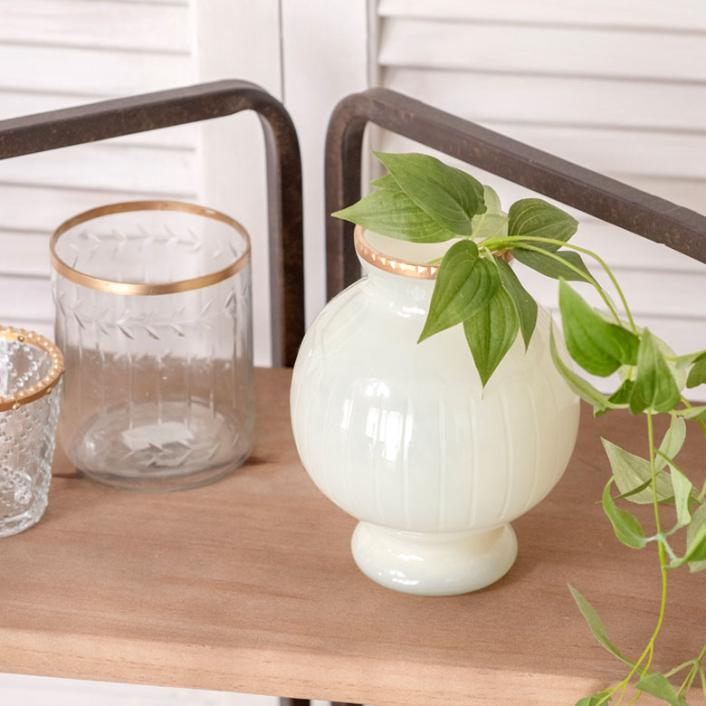 レトロな雰囲気のガラスベース