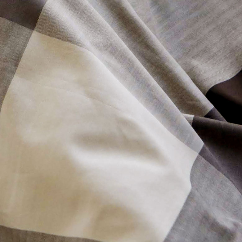 ブロックチェックのこたつ布団カバー 正方形