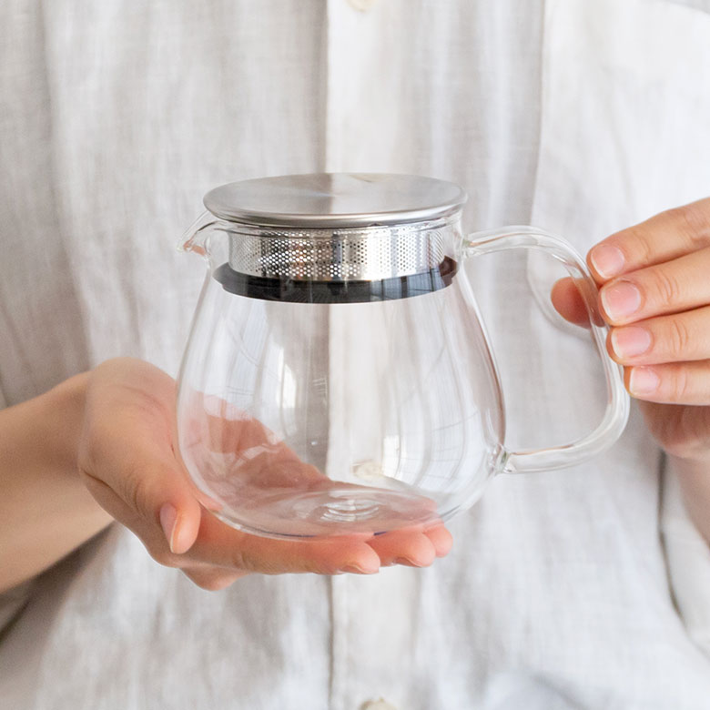 蓋とストレーナーが一体化　ワンタッチティーポット 460ml