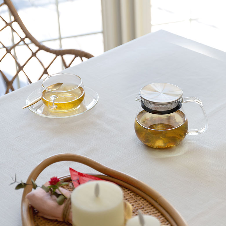 蓋とストレーナーが一体化　ワンタッチティーポット 460ml