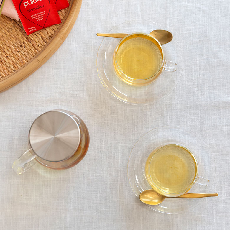 ガラスのティーカップ＆ソーサーセット