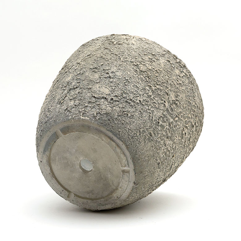 自然な風合いで主役を引き立てる。プランター Mサイズ