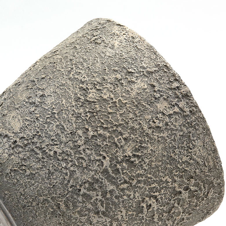 自然な風合いで主役を引き立てる。プランター Mサイズ