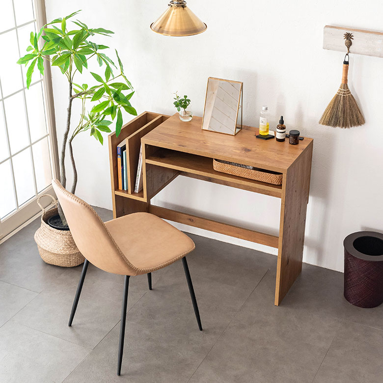 コンセント付き木目調のスリムなデスク