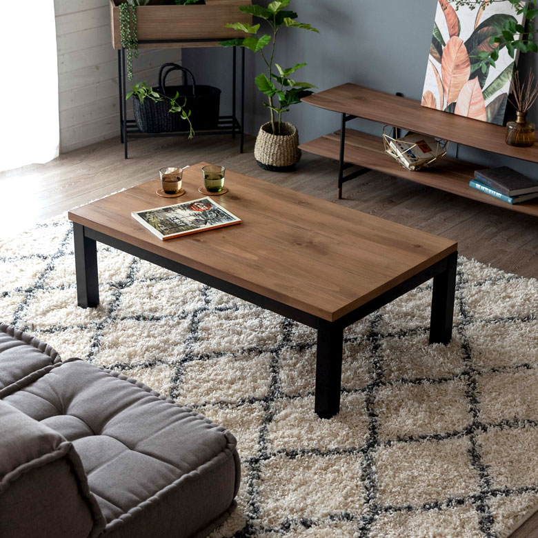 パイン材のDIY風こたつ