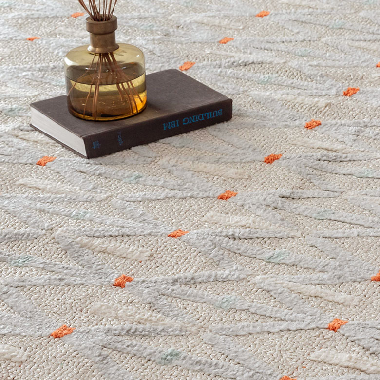 ドットのアクセントが効いた幾何学模様でお部屋を彩って