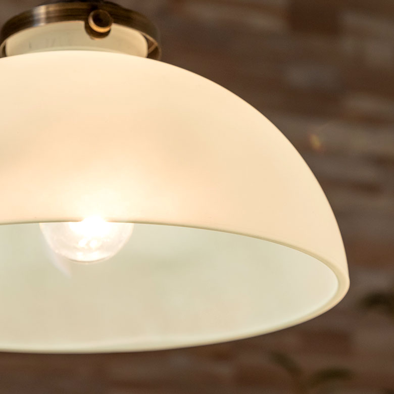 インテリアに彩りを添える フロストガラスのペンダントライト