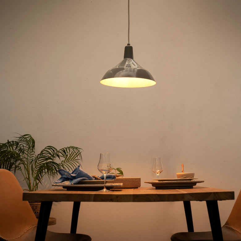 どんなインテリアにも合わせやすい万能デザイン