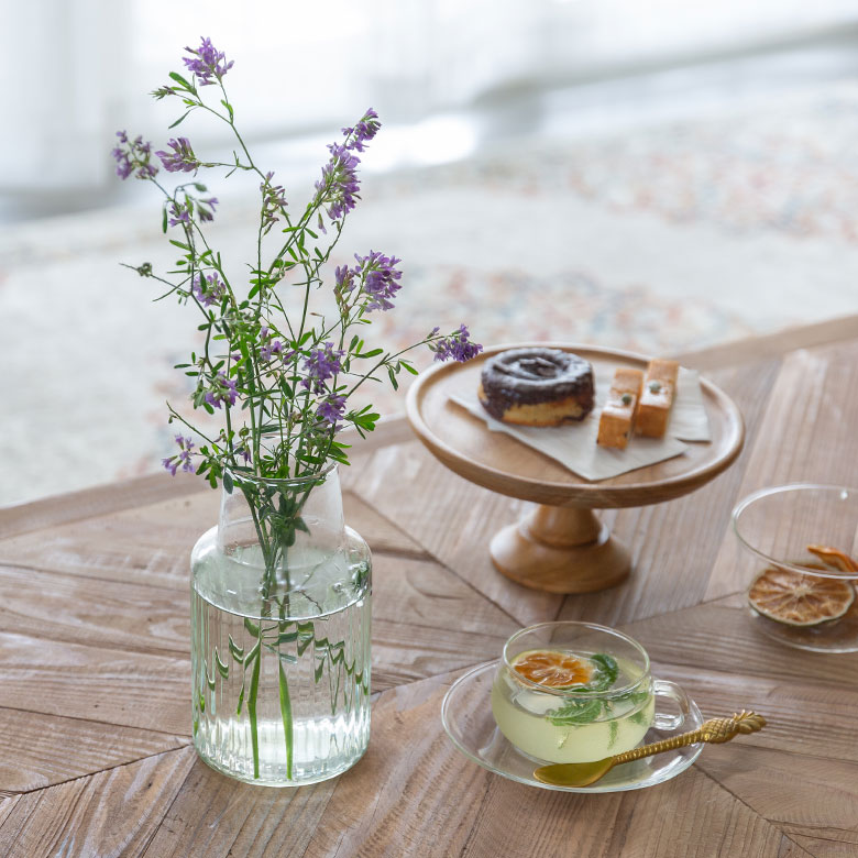 リビングテーブルや玄関に飾りやすい