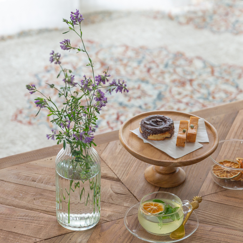 リビングテーブルや玄関に飾りやすい