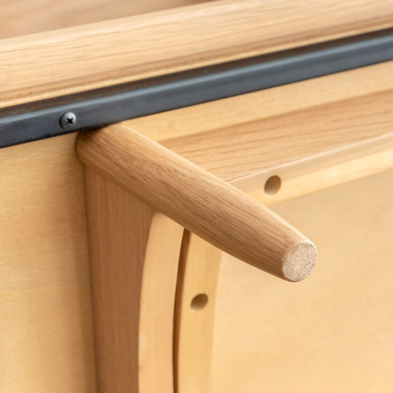 設置面も木製です。