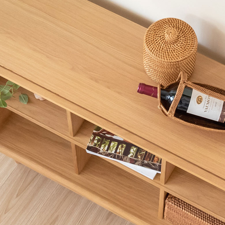 奥行き34cmで小物を置くにも十分な広さ。