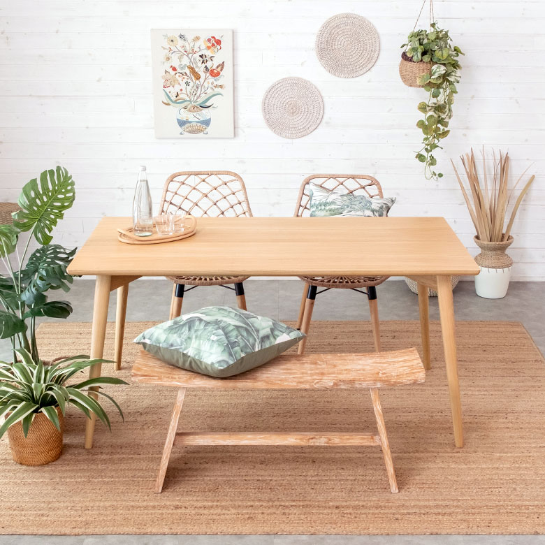 シンプルなデザインで幅広いテイストにマッチします。