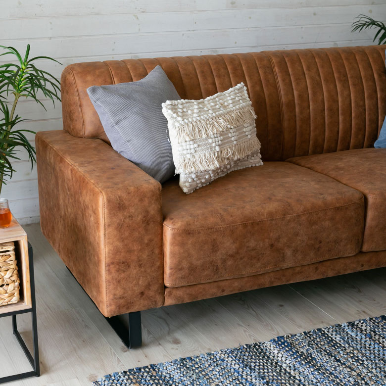 長年愛用しているかのような深みのある色合い