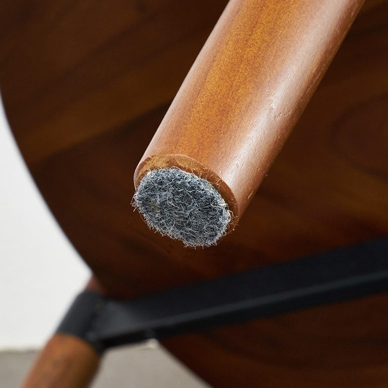 床を傷つけないクッション