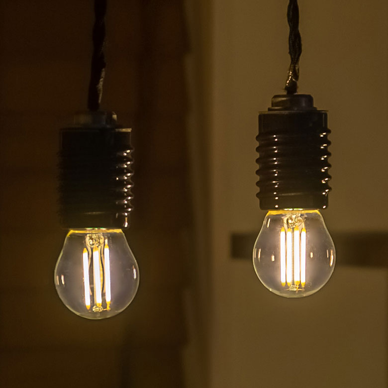 レトロで温かみのある光