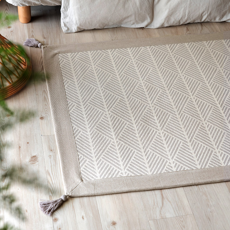 ホットカーペットにも対応なので、オールシーズン使えます。