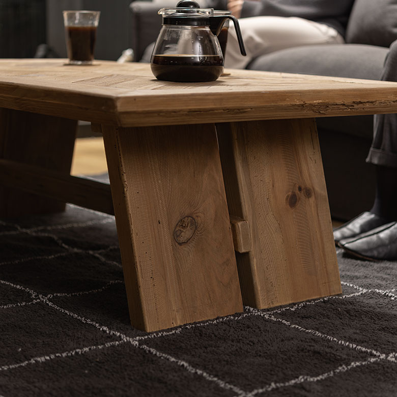 ベンチのようなデザインで、個性的な印象に