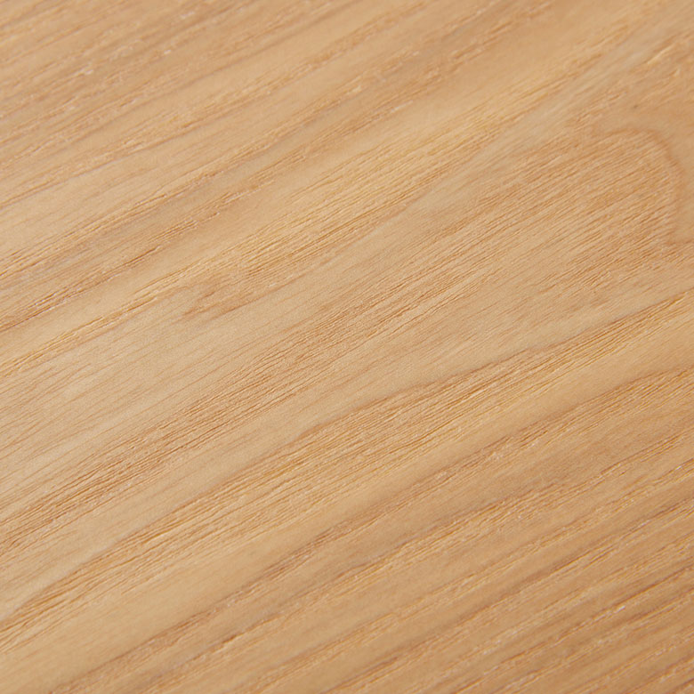 優しい風合いと美しい木目が特徴の天然木アッシュ材