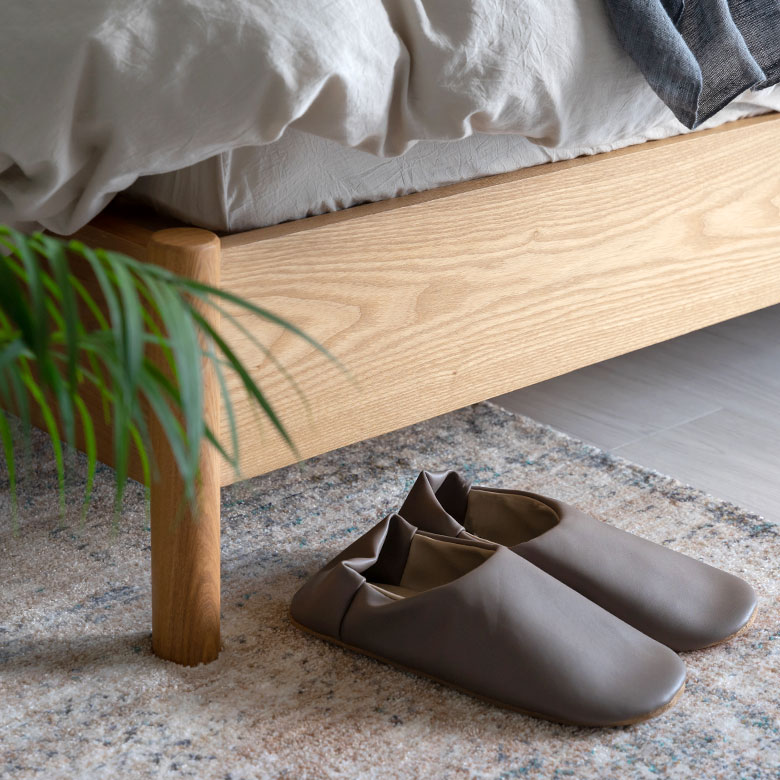 なめらかな木肌を活かした洗練デザイン