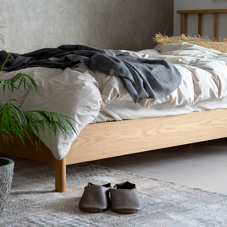 ベッド下は掃除しやすい高さ