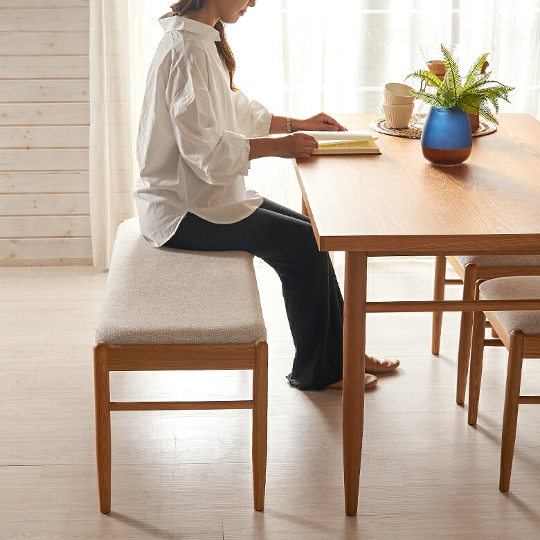 どんなお部屋にも合わせやすい、シンプルさ