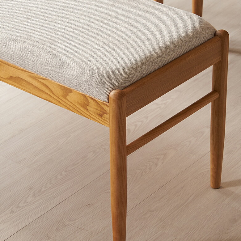 アッシュ材のはっきりとした木目