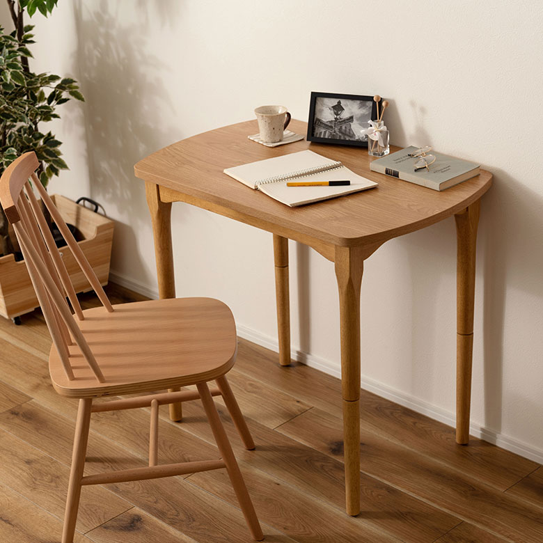 継脚を付ければ、高さ70cmのデスク