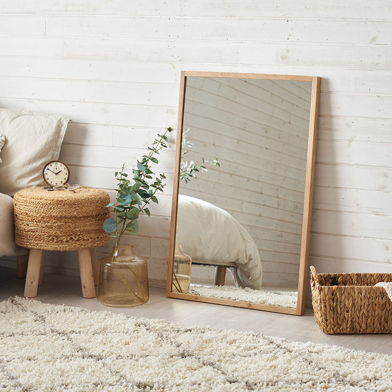 オーク材のウォールミラー