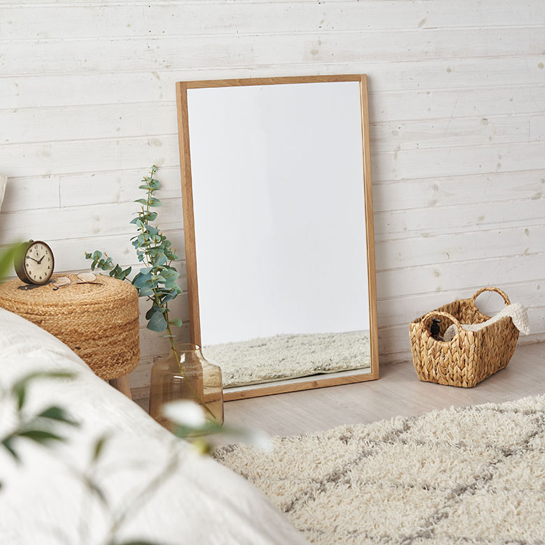 オーク材のウォールミラー