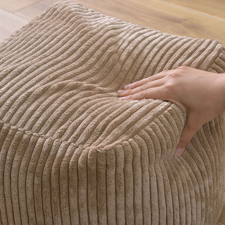 肌ざわりの良いコーデュロイ素材