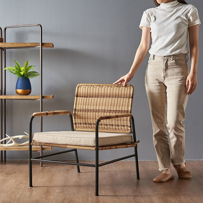 ラタン風リラックスチェア