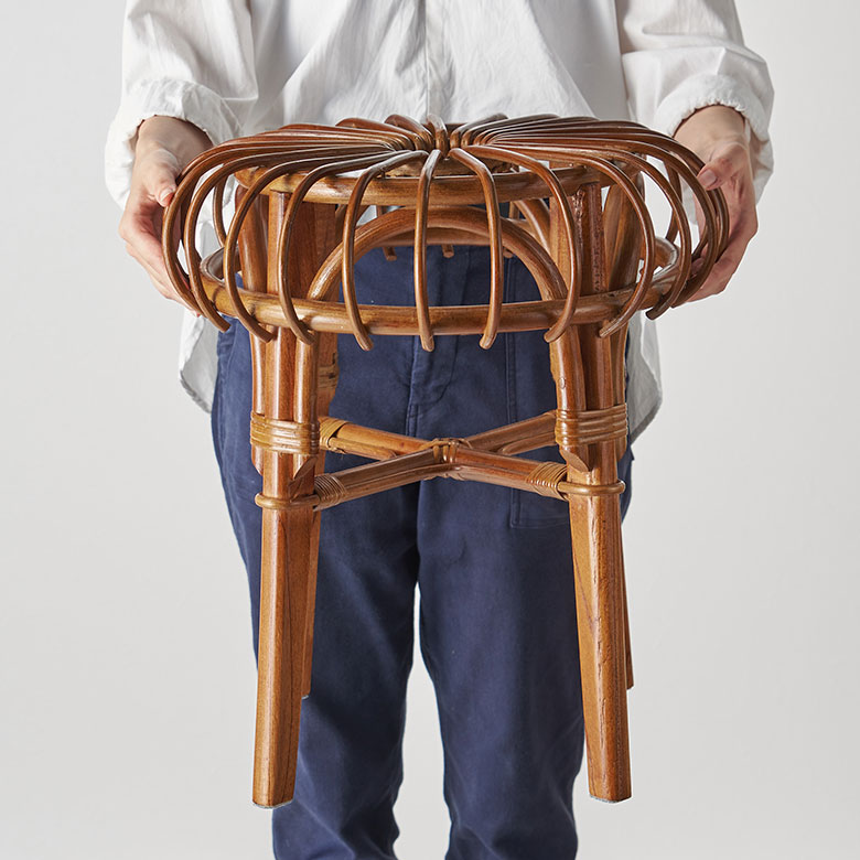 どんな場所にも置きやすい、ほどよい大きさ