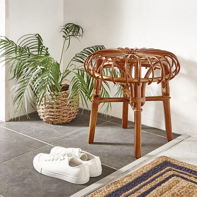 同じデザインのスツール