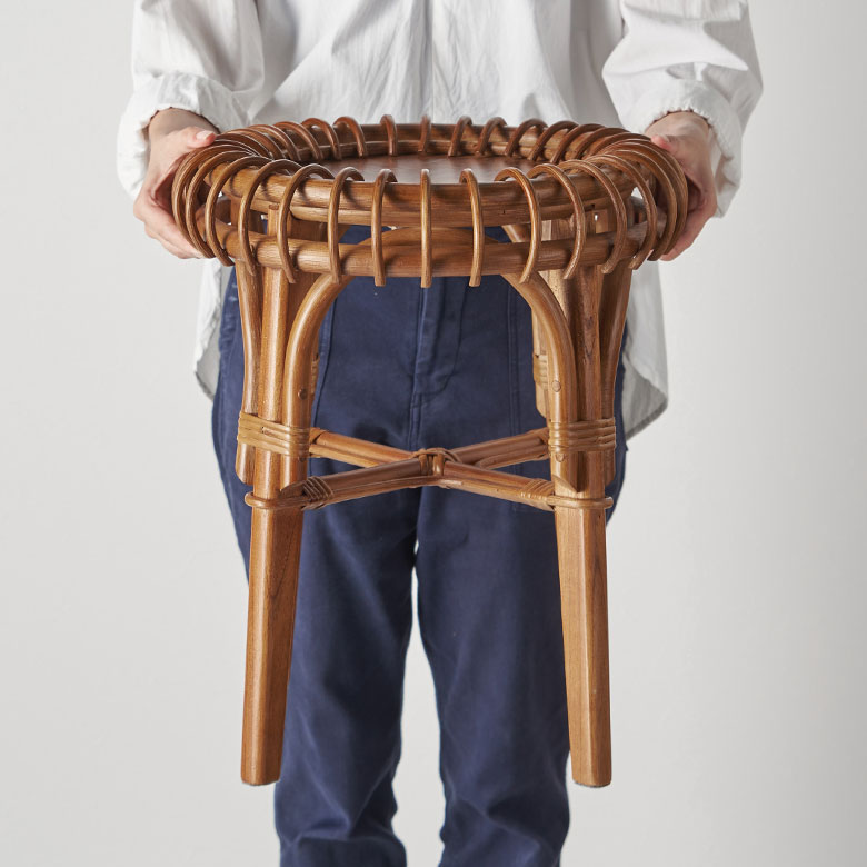 どんな場所にも置きやすい、ほどよい大きさ