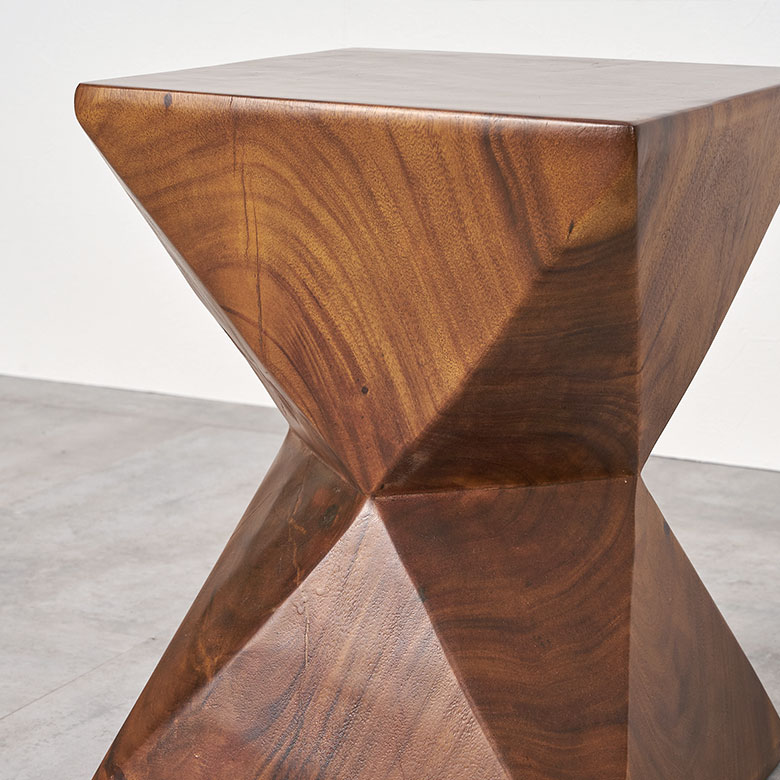 天然木の美しい木目と優しい質感