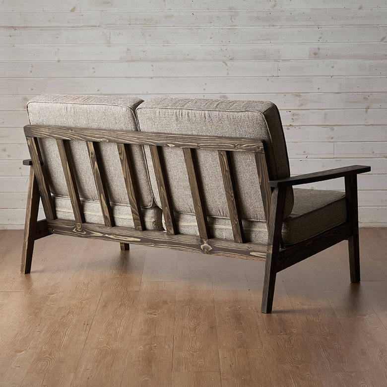 背面は縦格子状のデザイン