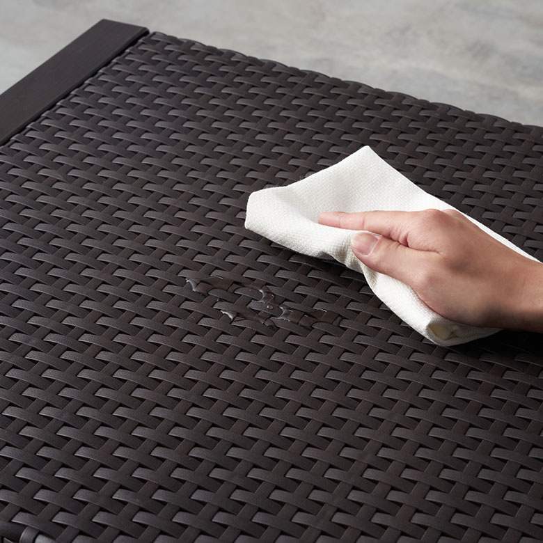 プラスチック素材で、水に濡れても安心