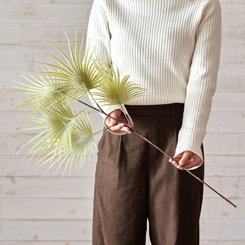 持つとこのくらいの大きさ