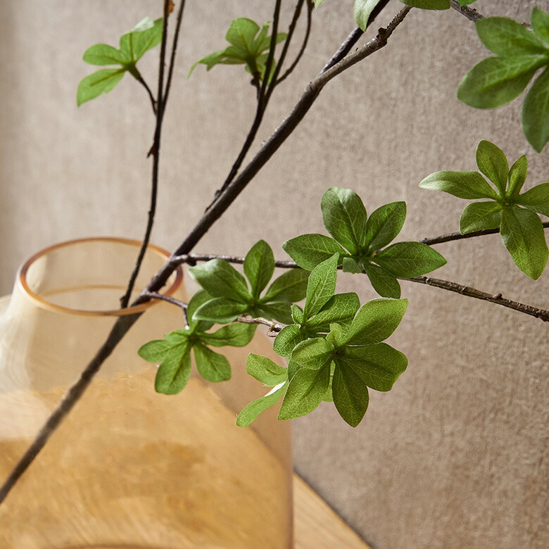 葉は一枚一枚、リアルな質感