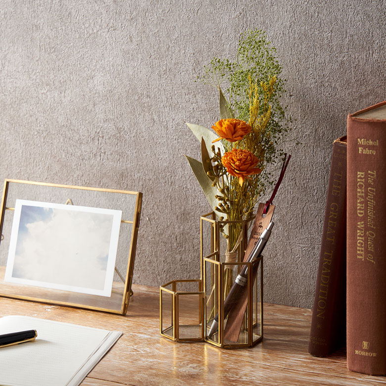 さっと推すだけでステキなインテリアに