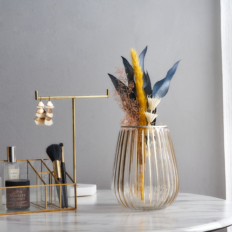 置くだけで空間を印象的に変えてくれます